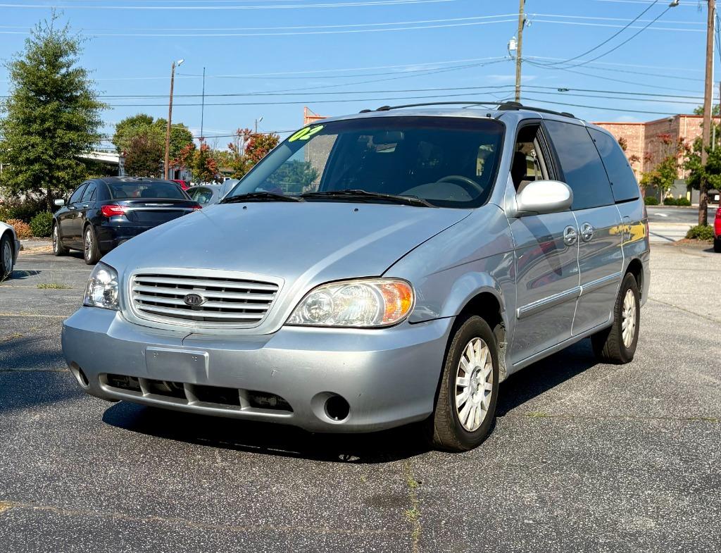 2002 Kia Sedona LX's photo