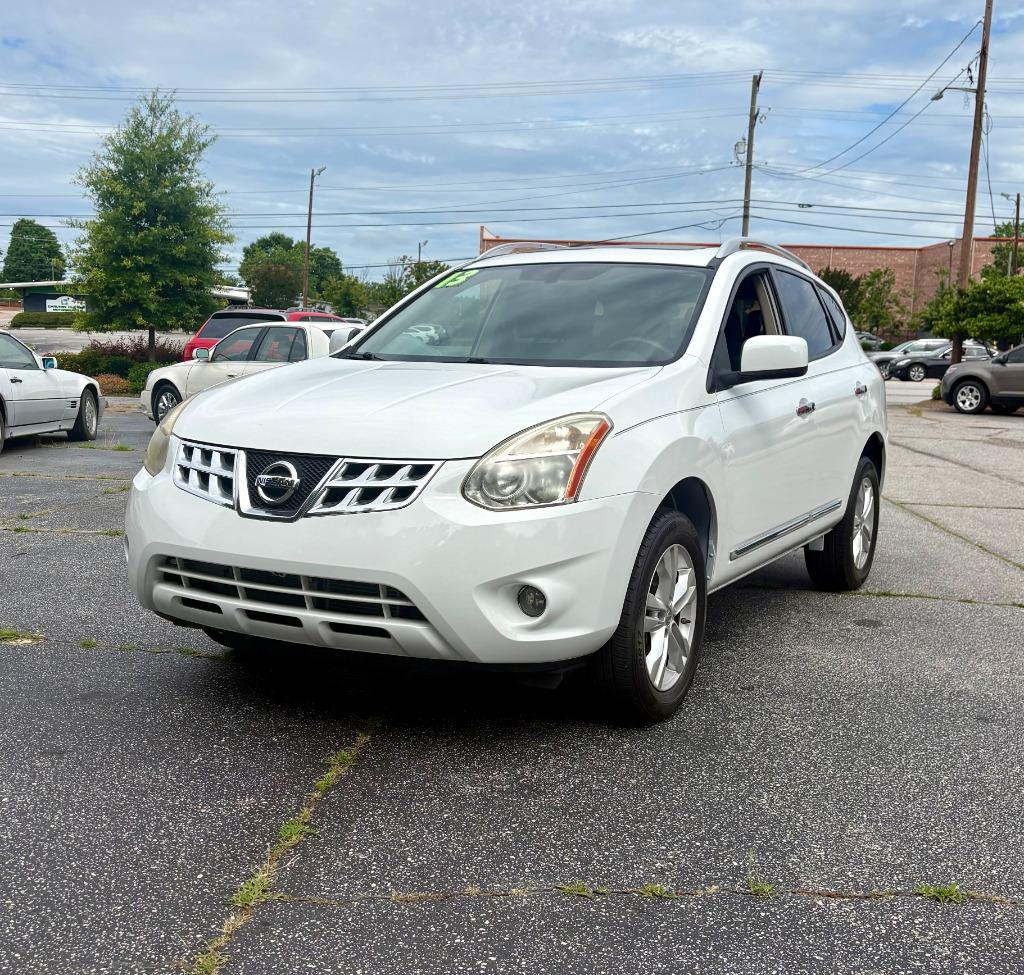 2013 Nissan Rogue SV FWD's photo